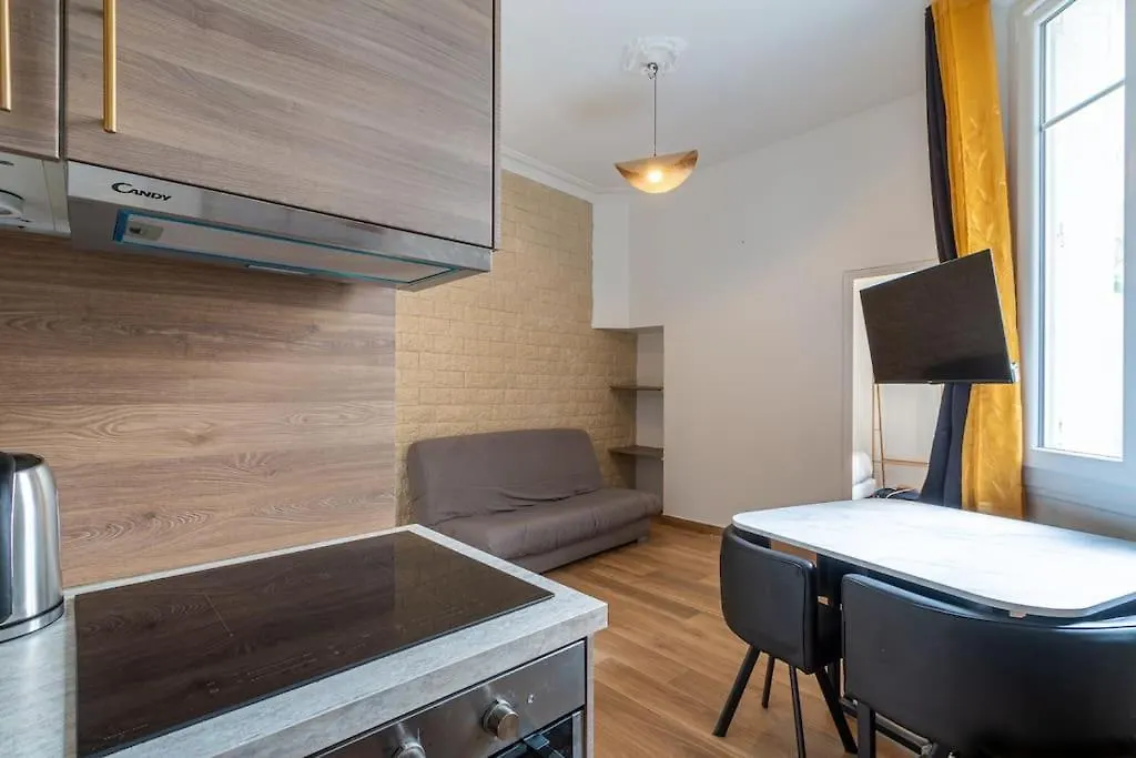 Appartement Metro Alexandre Dumas - II Paris 0*,