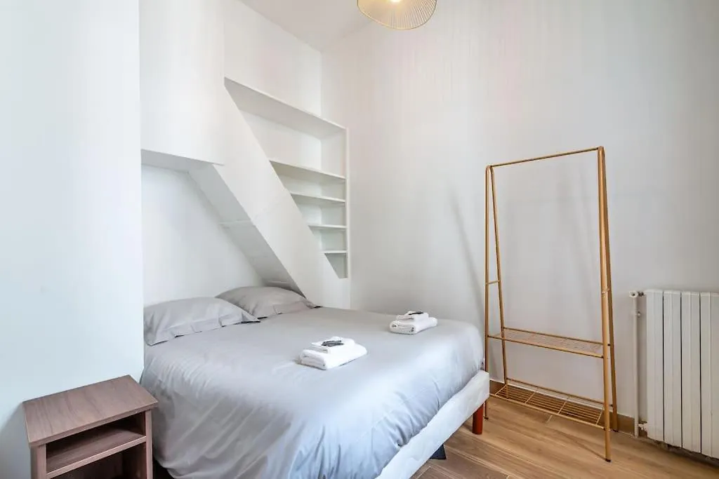 Appartement Metro Alexandre Dumas - II Paris