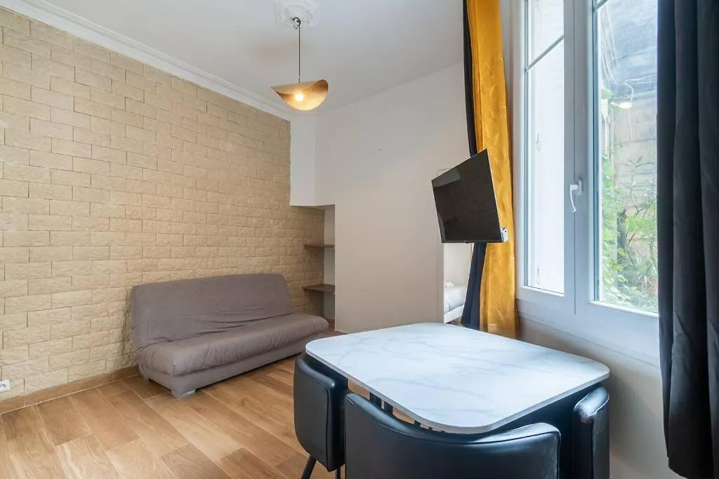 Appartement Metro Alexandre Dumas - II Paris Lägenhet